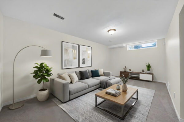 033_family room